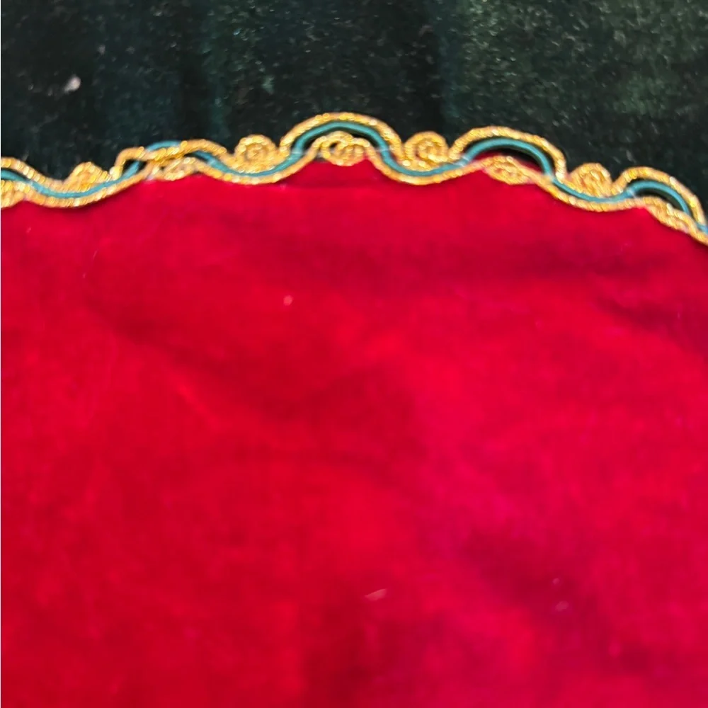 Vintage Red and Green Velvet Round Tree Skirt with Gold Trim Christmas Holiday